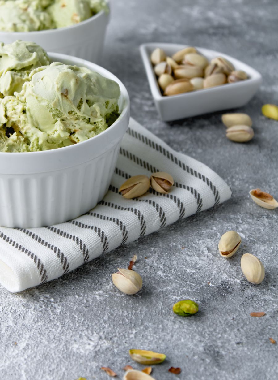 Helado de pistacho con pistachos