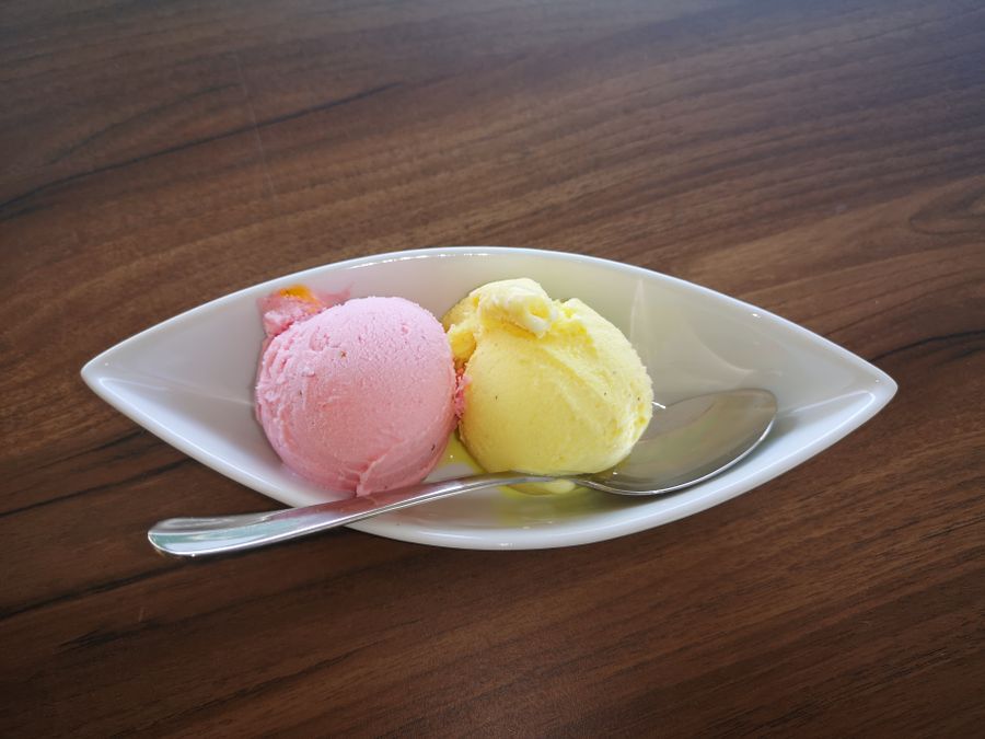 Helados de frutilla y limón